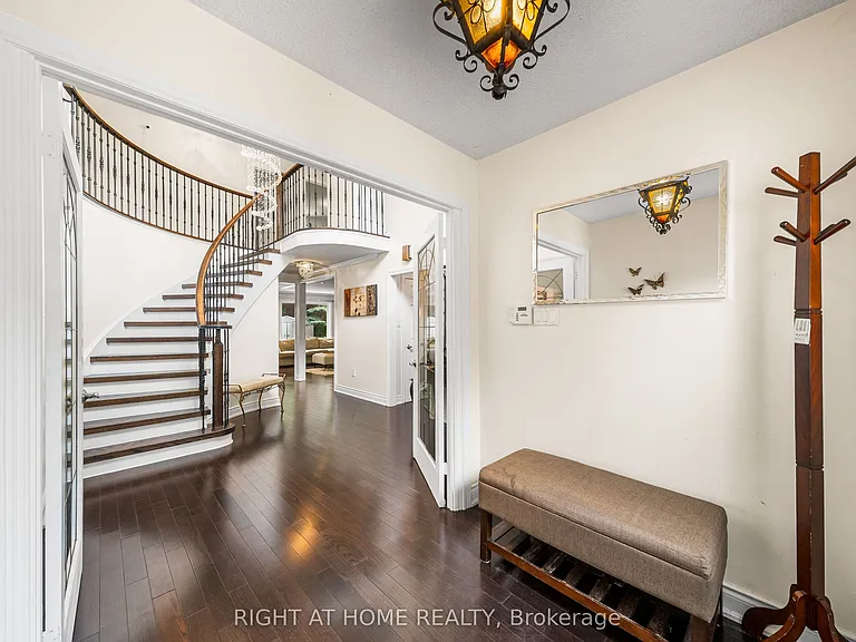 5 Stave Cres — Photo 3