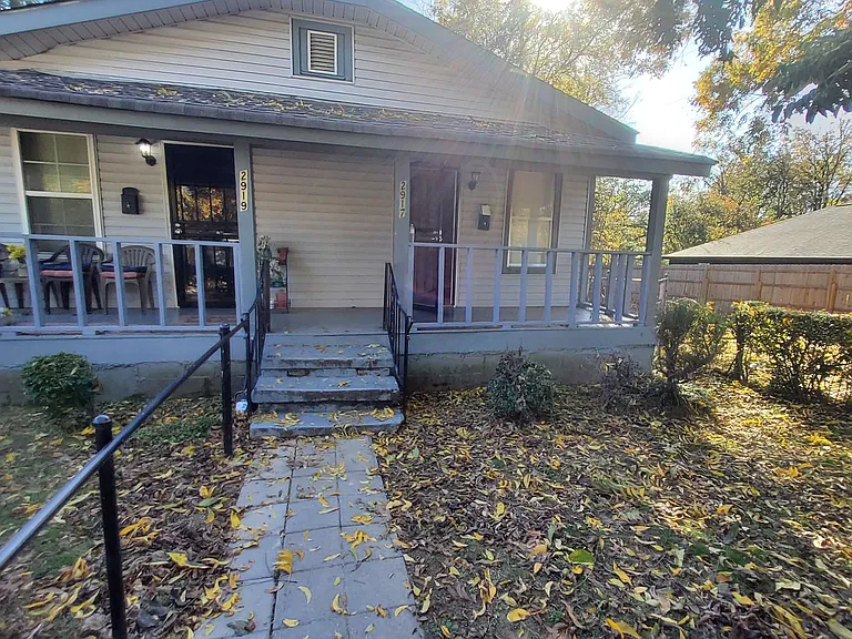 2917 Yale Ave — Photo 2