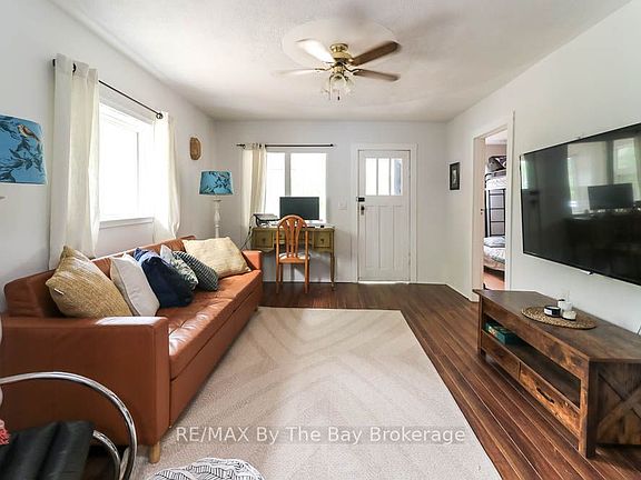 4th image of 217 Dunkerron Ave
