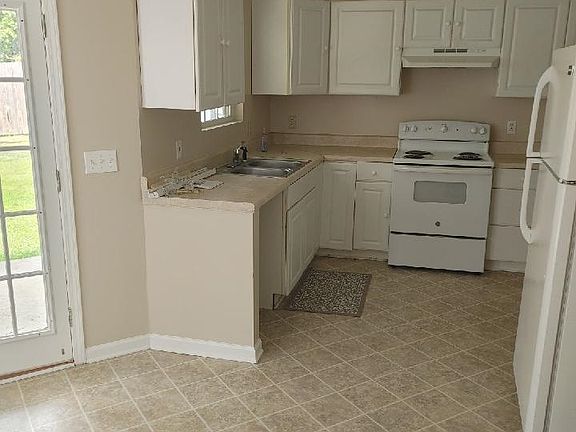 5th image of 800 Elbow Rd.