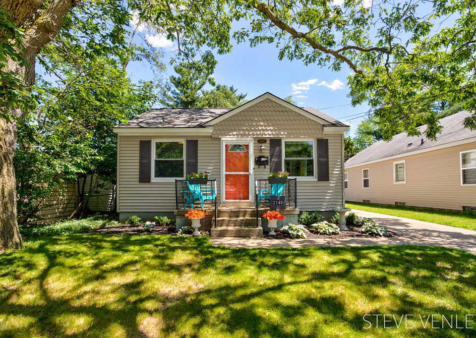 1st image of 2148 Emerald Ave NE