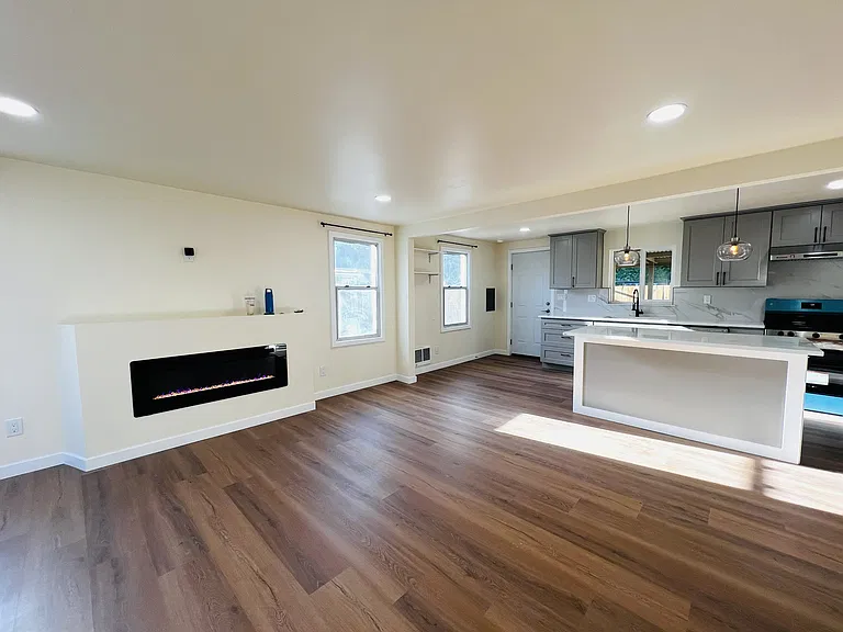 3404 SE 5th St — Photo 3