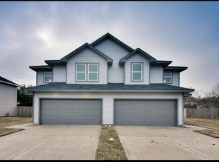 351 Brandy Ridge Ln, Dickinson, TX 77539