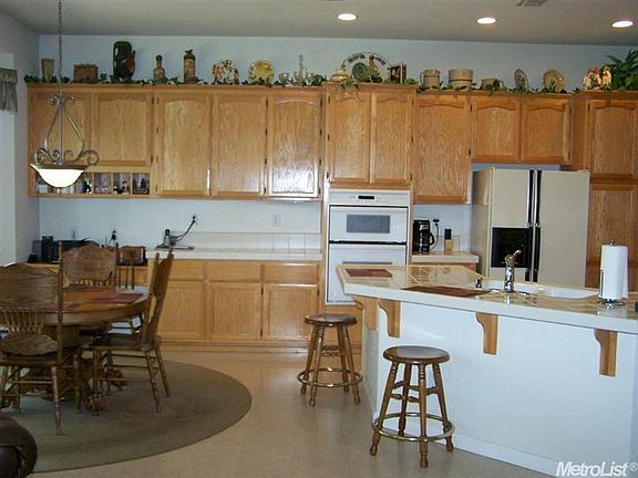 5th image of 10942 Viano Ct