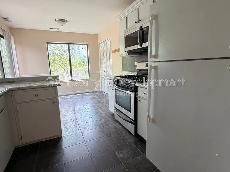 871 Yosemite Trl #C — Photo 6