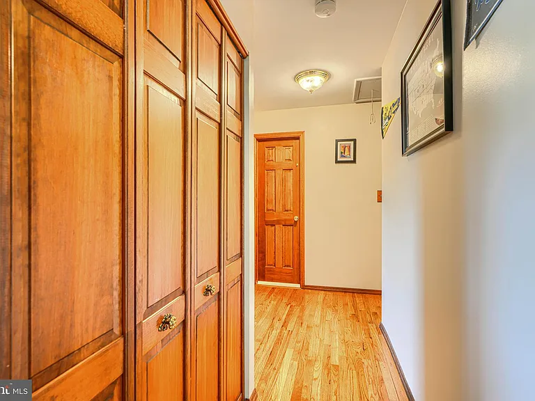 280 Mackintosh Dr — Photo 38