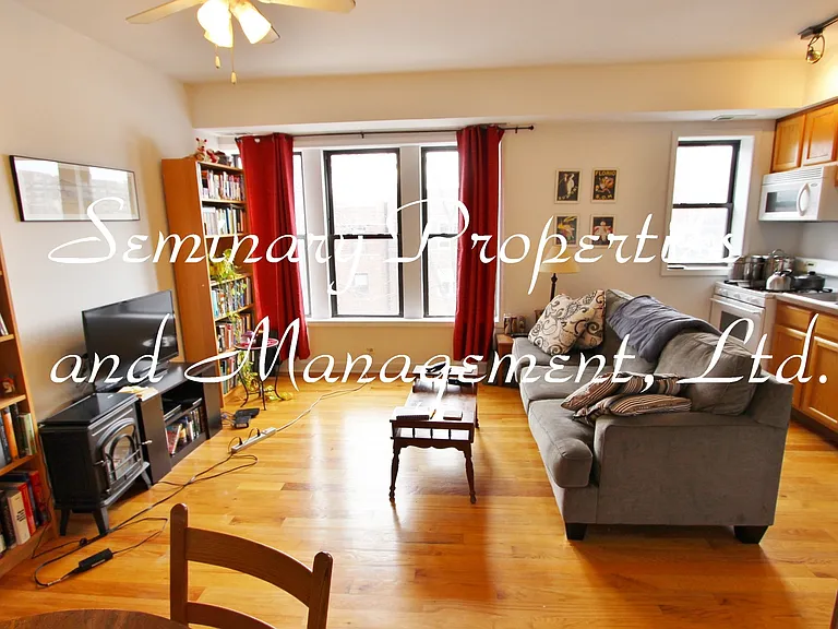Great apartments in the heart of Uptown, one block from the red line — Photo 3