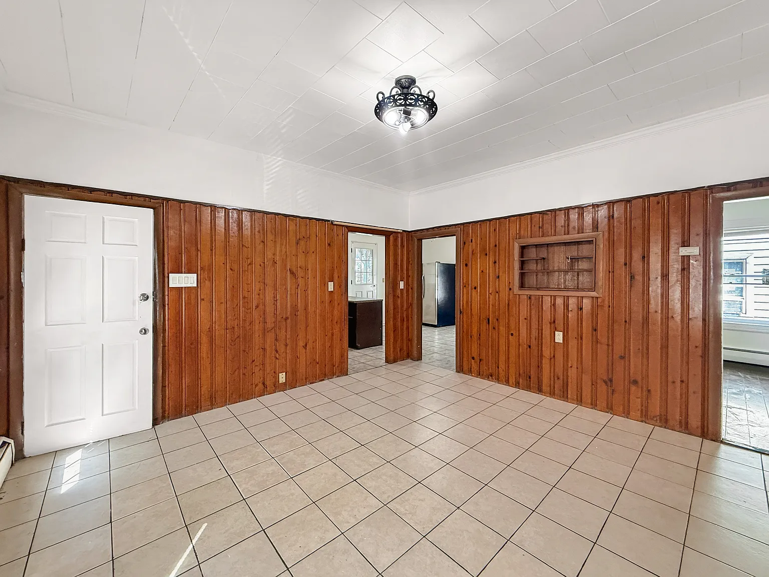 3 bed, 999 sqft, $2,000 — Photo 2