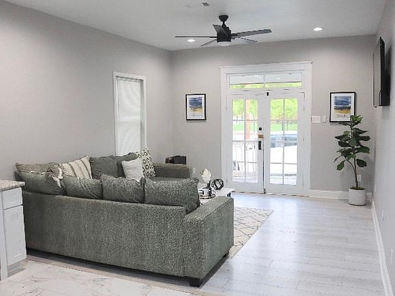 3rd image of 1927 Louisiana Ave #1927