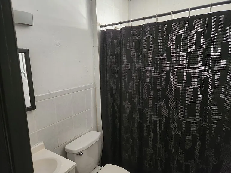122 Moffatt Ave #3 — Photo 2