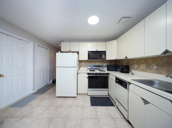 1205 65th Street image 11 of 16