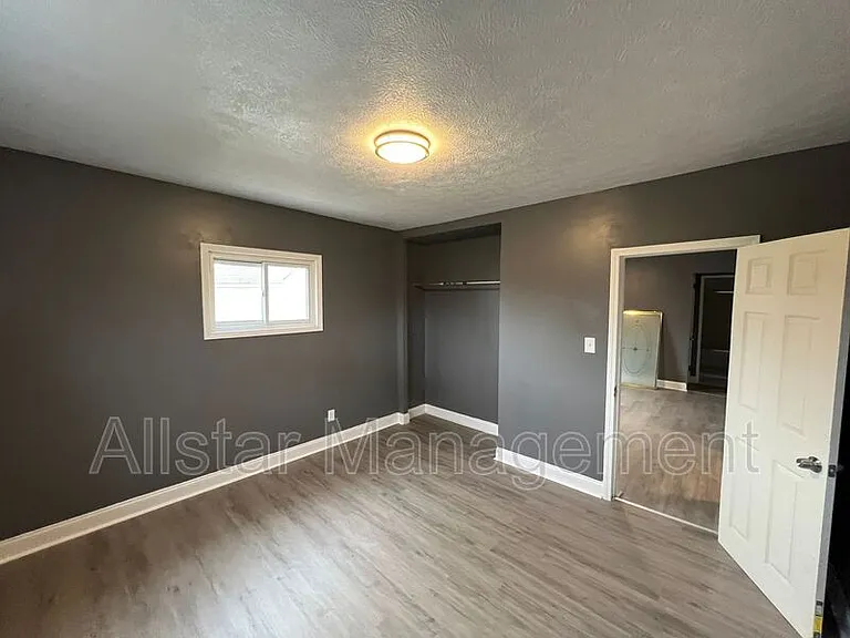 760 W 9th St — Photo 26