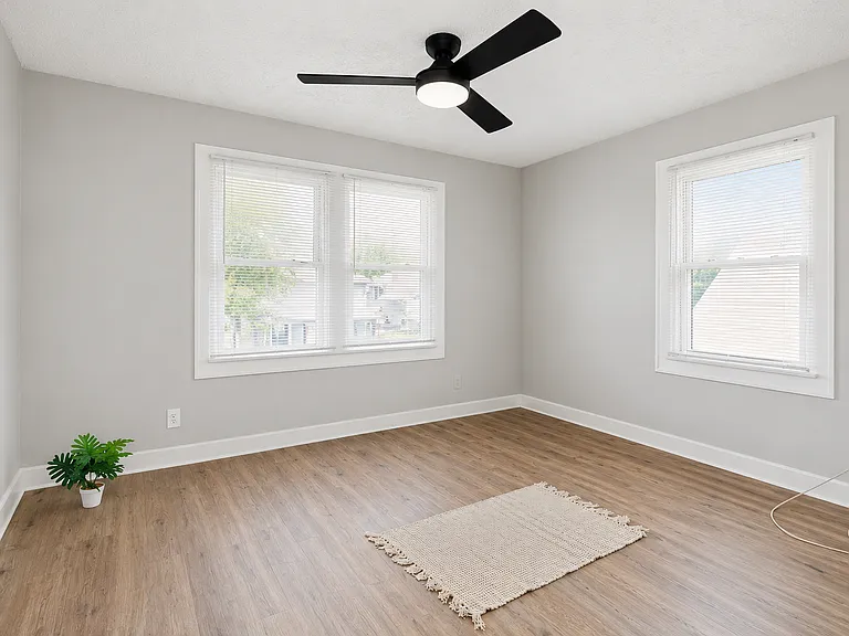 619 N Gray St — Photo 15