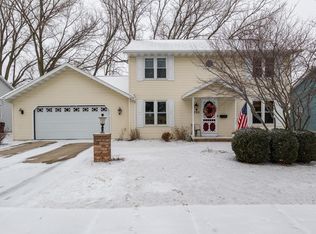 1700 W Homestead Dr, Appleton, WI 54914