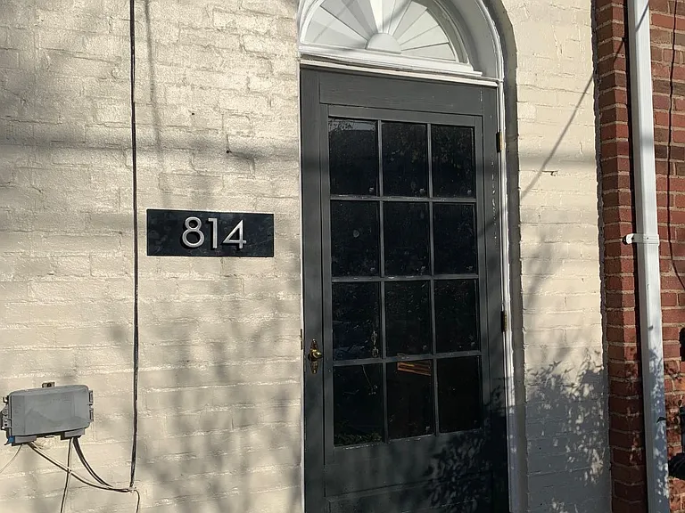 814 S Pitt St — Photo 3