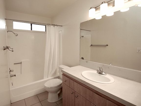 5th image of 2251 S Bentley Ave #18