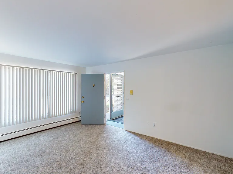 Outer Drive Manor Apartments — Photo 11