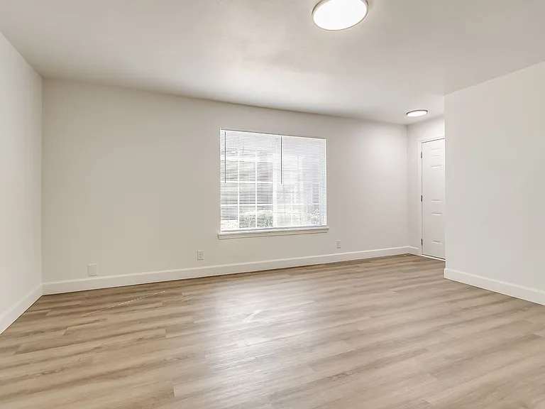 The Elms by ONYX *UNDER NEW MANAGEMENT* Now Offering FREE Prorated Rent! — Photo 35