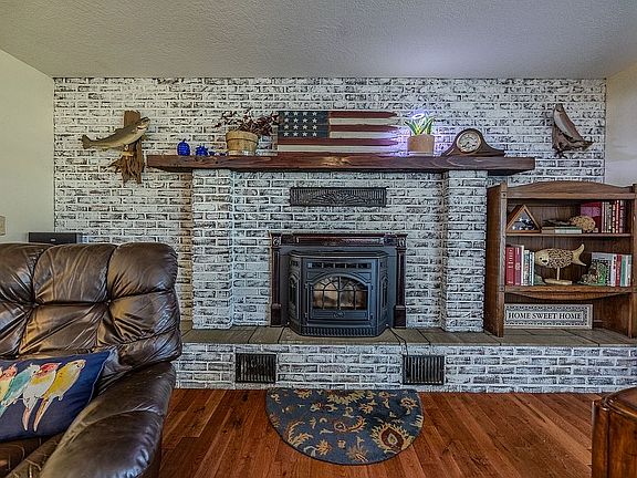 4th image of 30197 Orange Blossom Ln