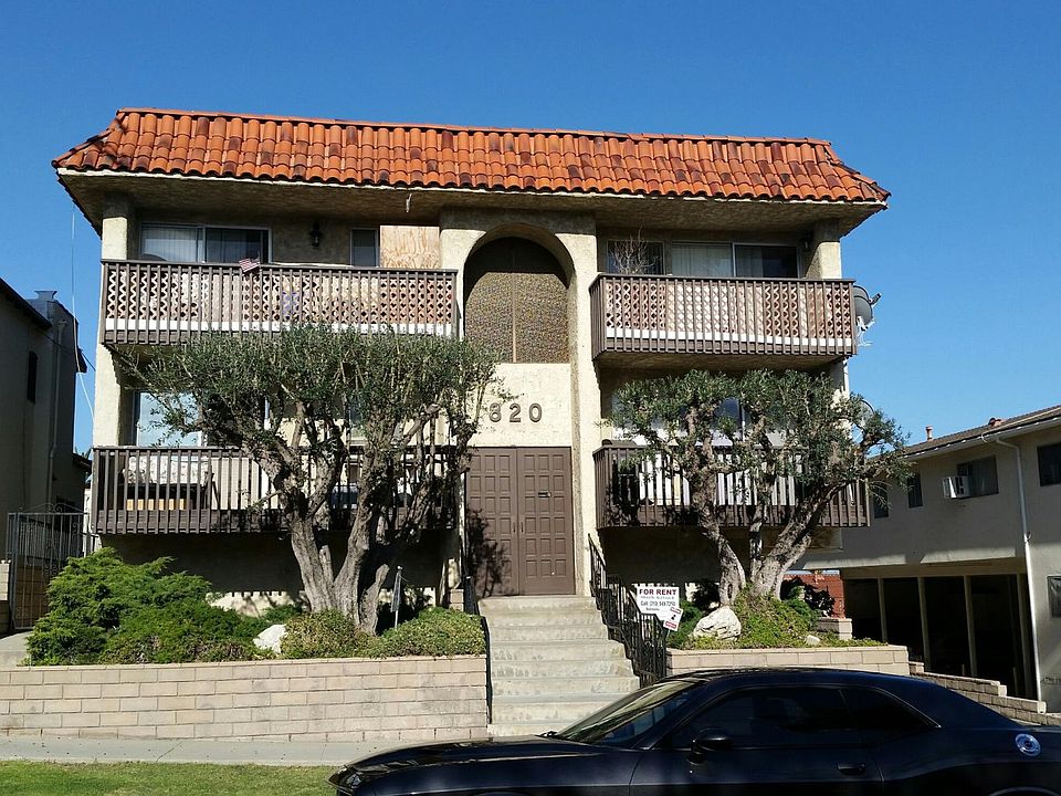 Nice Clean exterior of building. Professionally maintained b