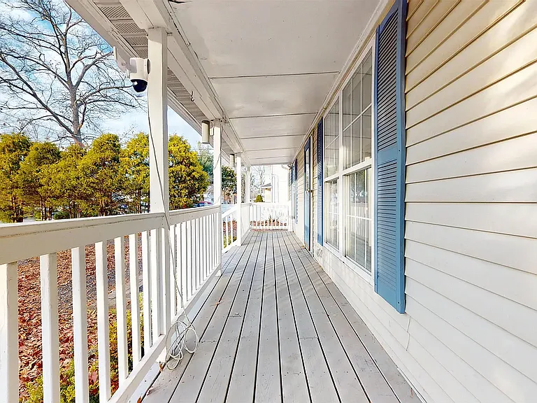 450 Redwood Ave — Photo 17