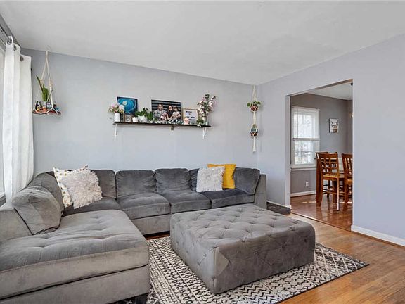 2nd image of 9132 Maureen Ln