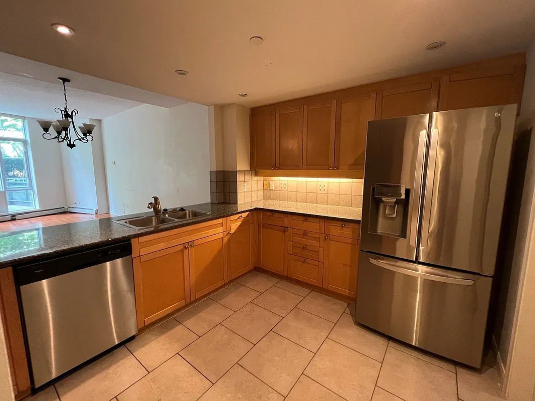 118 Drake Street Vancouver — Photo 3