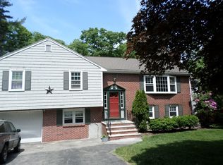 7 Hidden Valley Rd, Lynnfield, MA 01940