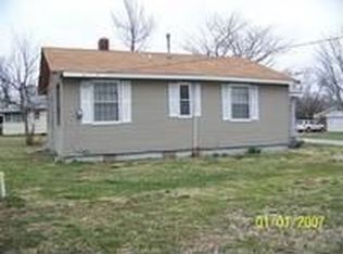 115 1st St, Goodman, MO 64843