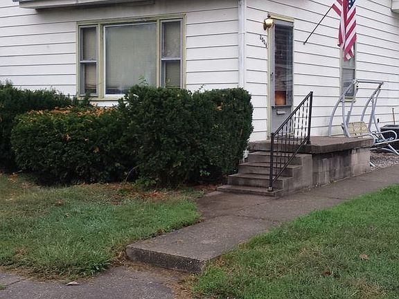 2nd image of 2036 Plum St