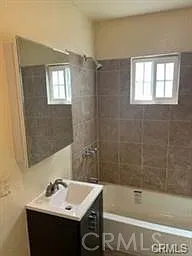 2 bed, 923 sqft, $2,400 — Photo 4