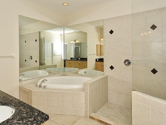 4th image of 7848 Franzino Ave