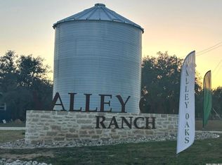 207 Crescent Rdg #207, Hondo, TX 78861