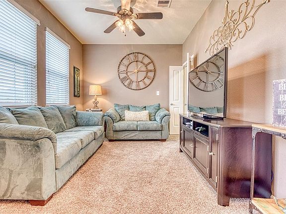 4th image of 4127 Longwood Dr
