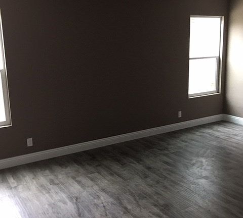 4th image of 7531 S Halldale Ave
