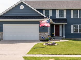 5317 Idaho Dr, Bettendorf, IA 52722