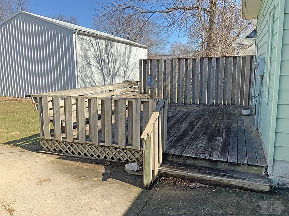 4th image of 906 Willow St