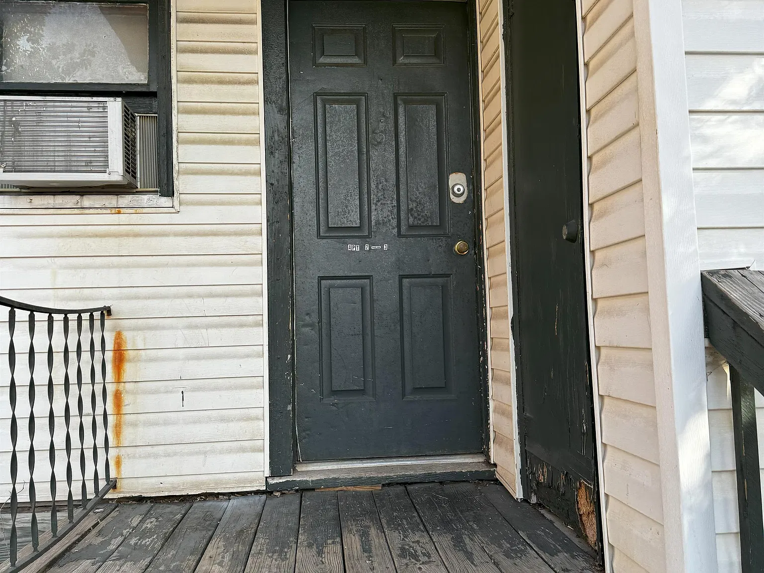204 E. Martin Street - 3 — Photo 2