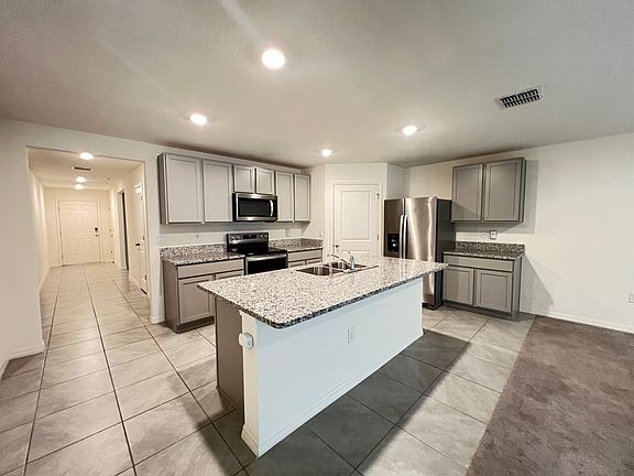 5th image of 586 W Twisted Oaks Dr