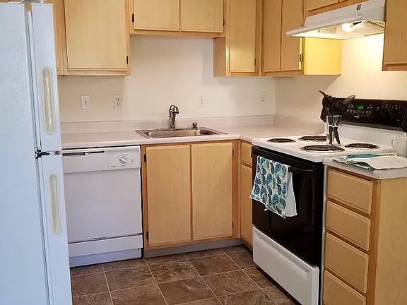 3rd image of 1005 SE 136th Ave APT 39