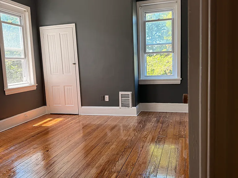 4322 Mitchell St — Photo 4