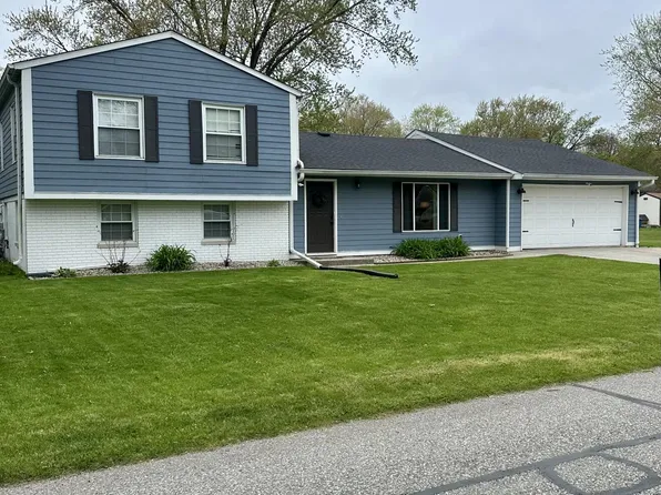 402 S Jackson Blvd, Chesterton, IN 46304