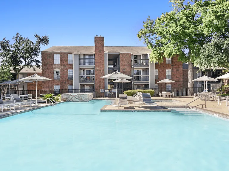Landmark at Prescott Woods Apartment Homes — Photo 7
