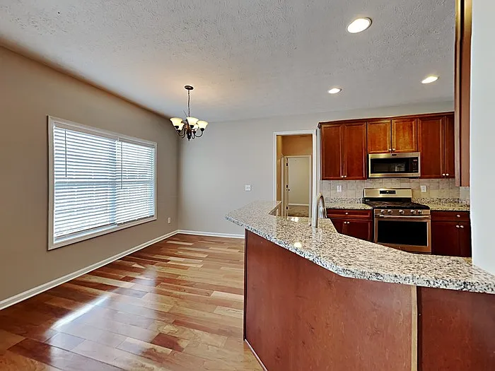 486 Astoria Way — Photo 5