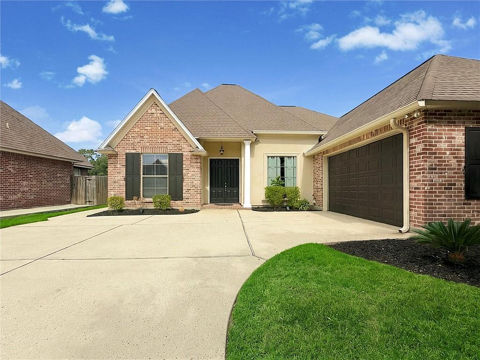 1st image of 145 Cypress Lakes Dr