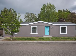 8522 W Yellowstone Ave, Kennewick, WA 99336