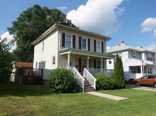 933 E Brooks St, Galesburg, IL 61401