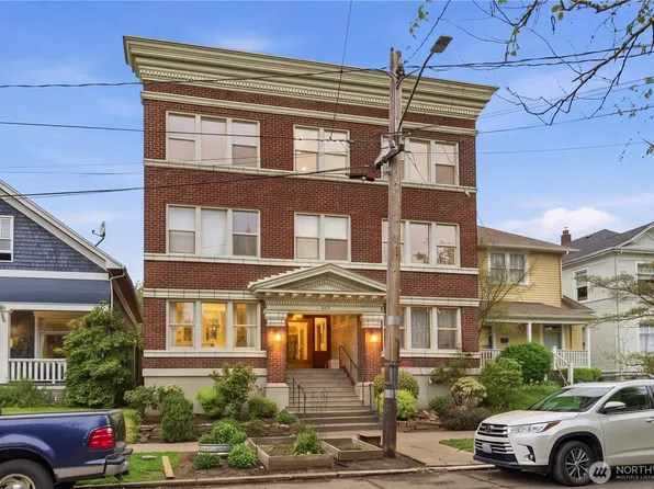 317 18th Avenue E, Seattle, WA 98112