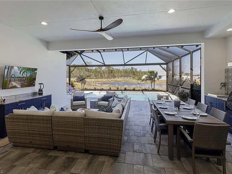 8963 Gustavia Ct — Photo 6