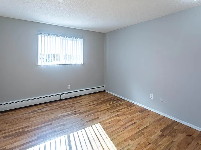 The Heights Apartments — Photo 25